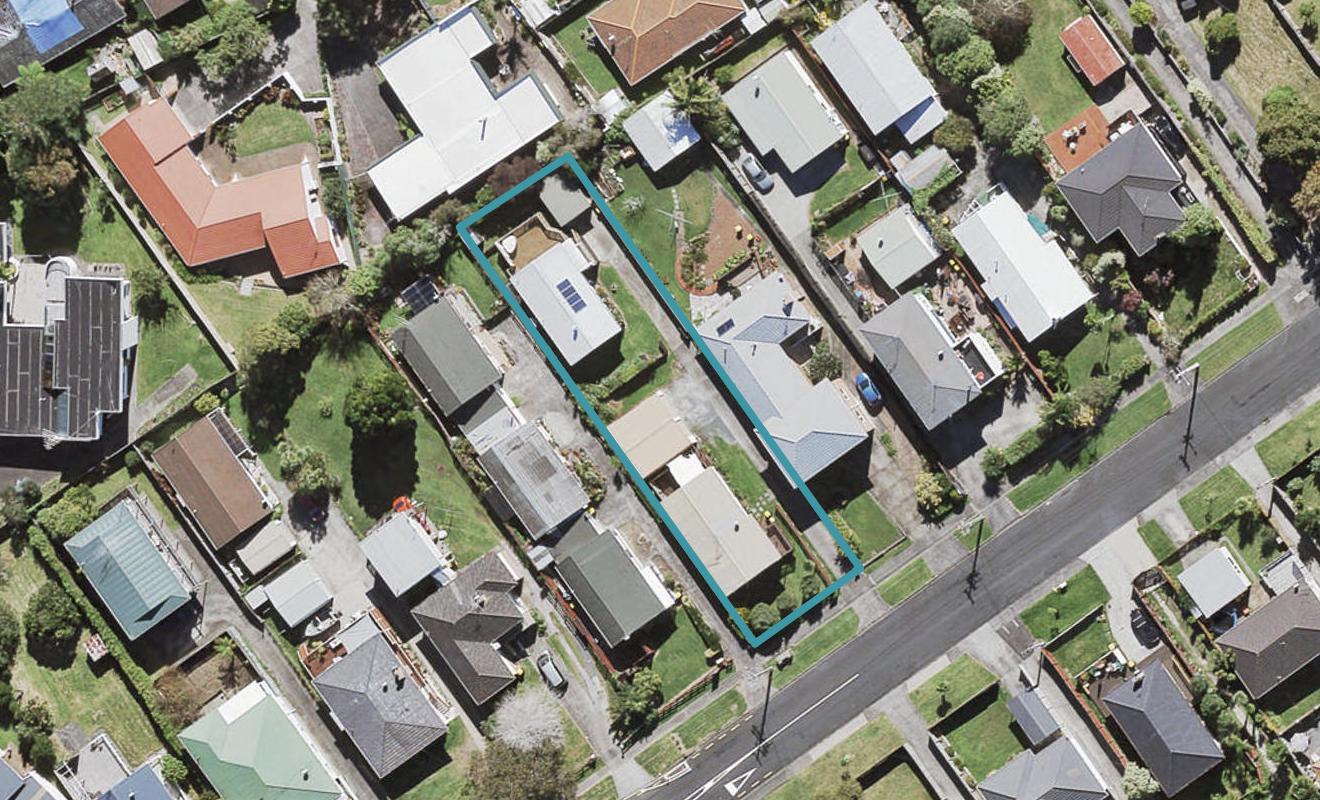1/88 Roberts Road, Te Atatu South, Auckland - Carousel 1