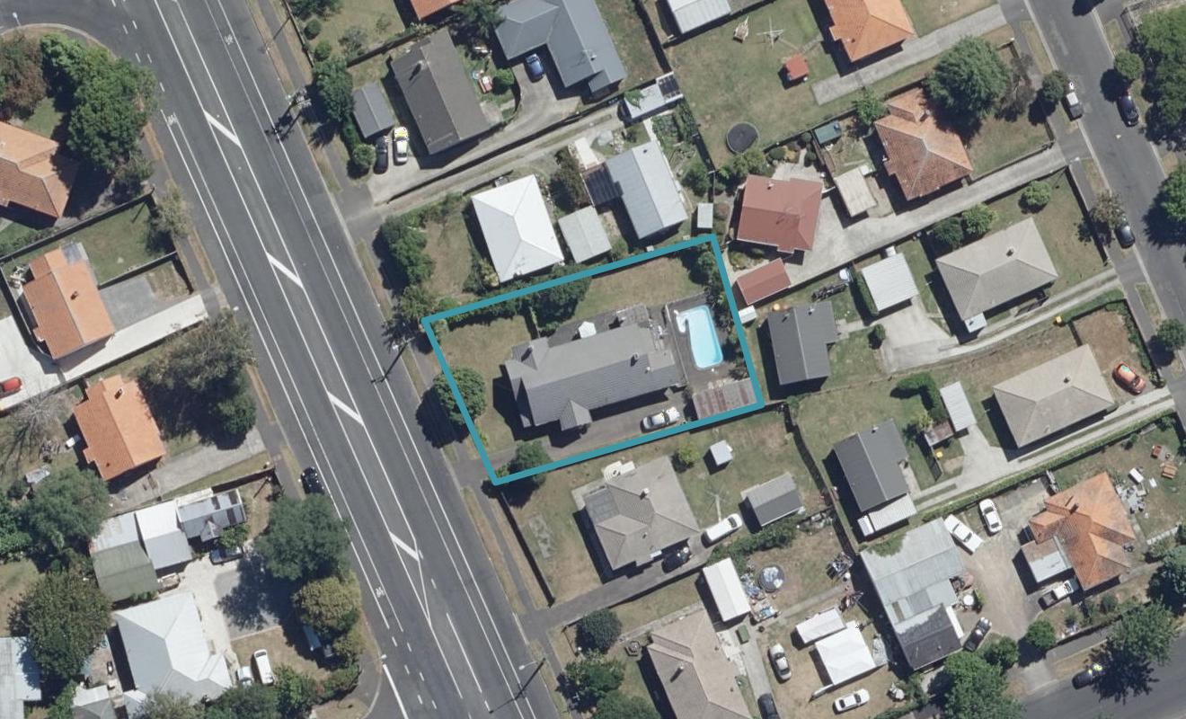 1060 Heaphy Terrace, Fairfield, Hamilton - Carousel 1
