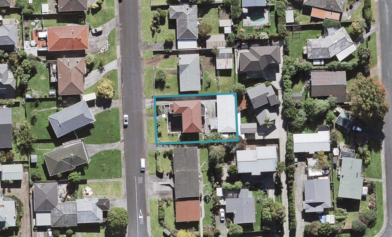 3 Bodi Place, Te Atatu South, Auckland - Carousel 1