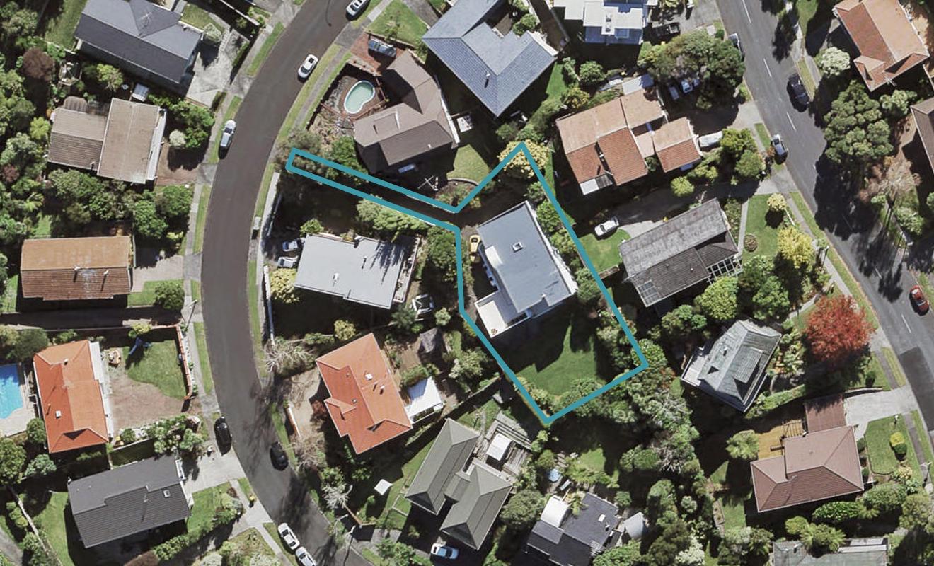 8 Calman Place, Chatswood, Auckland - Carousel 1