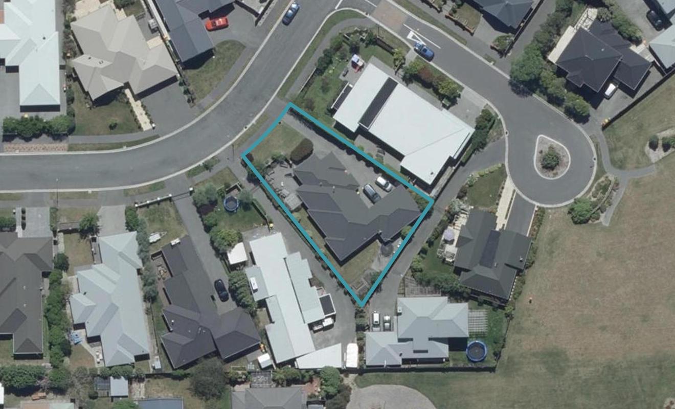 14 Foresters Crescent, Parklands, Christchurch - Carousel 1