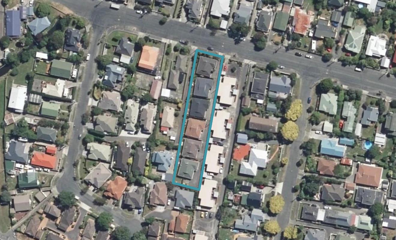 1/15 Whites Line West, Woburn, Lower Hutt - Carousel 1