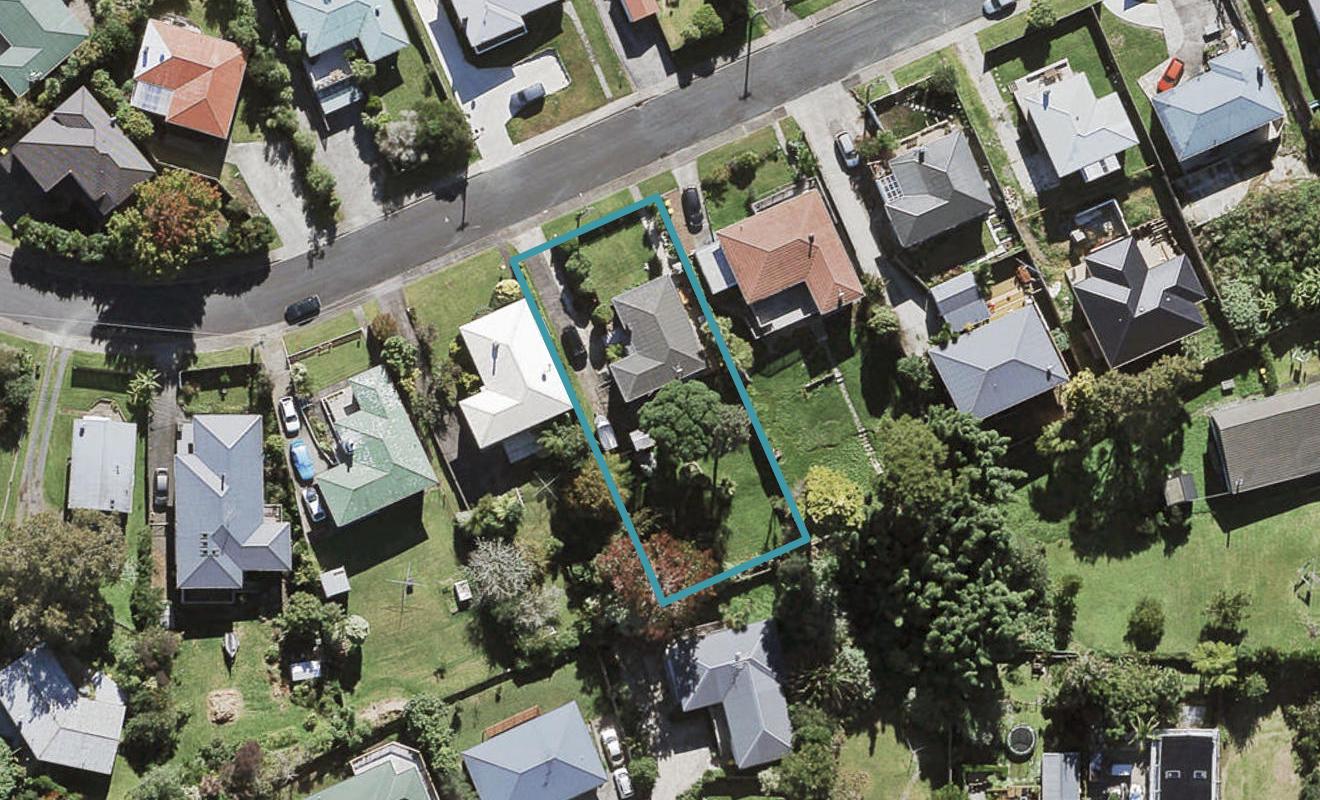 28 Sylvan Crescent, Te Atatu South, Auckland - Carousel 1