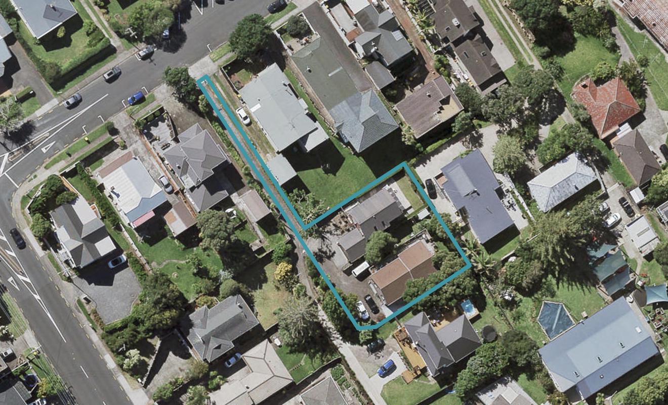 2/0 Bracken Avenue, Takapuna, Auckland - Carousel 1