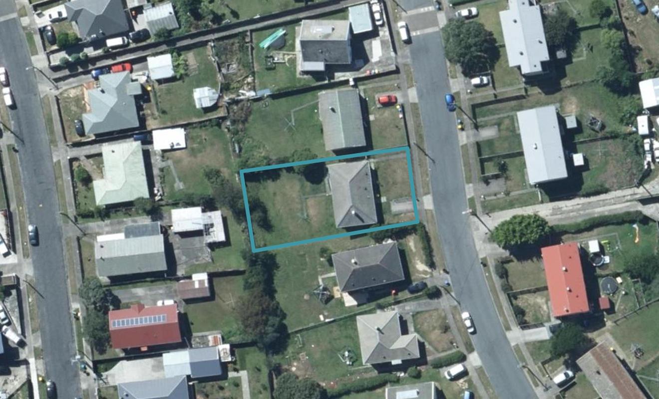 30 Aberfeldy Street, Cannons Creek, Porirua - Carousel 1