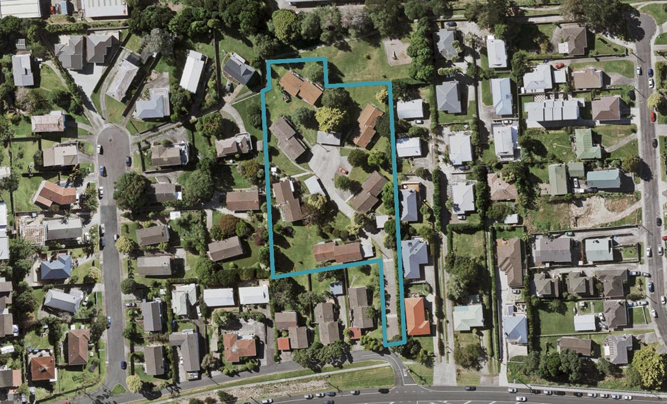 1243/231 Wairau Road, Totara Vale, Auckland - Carousel 1