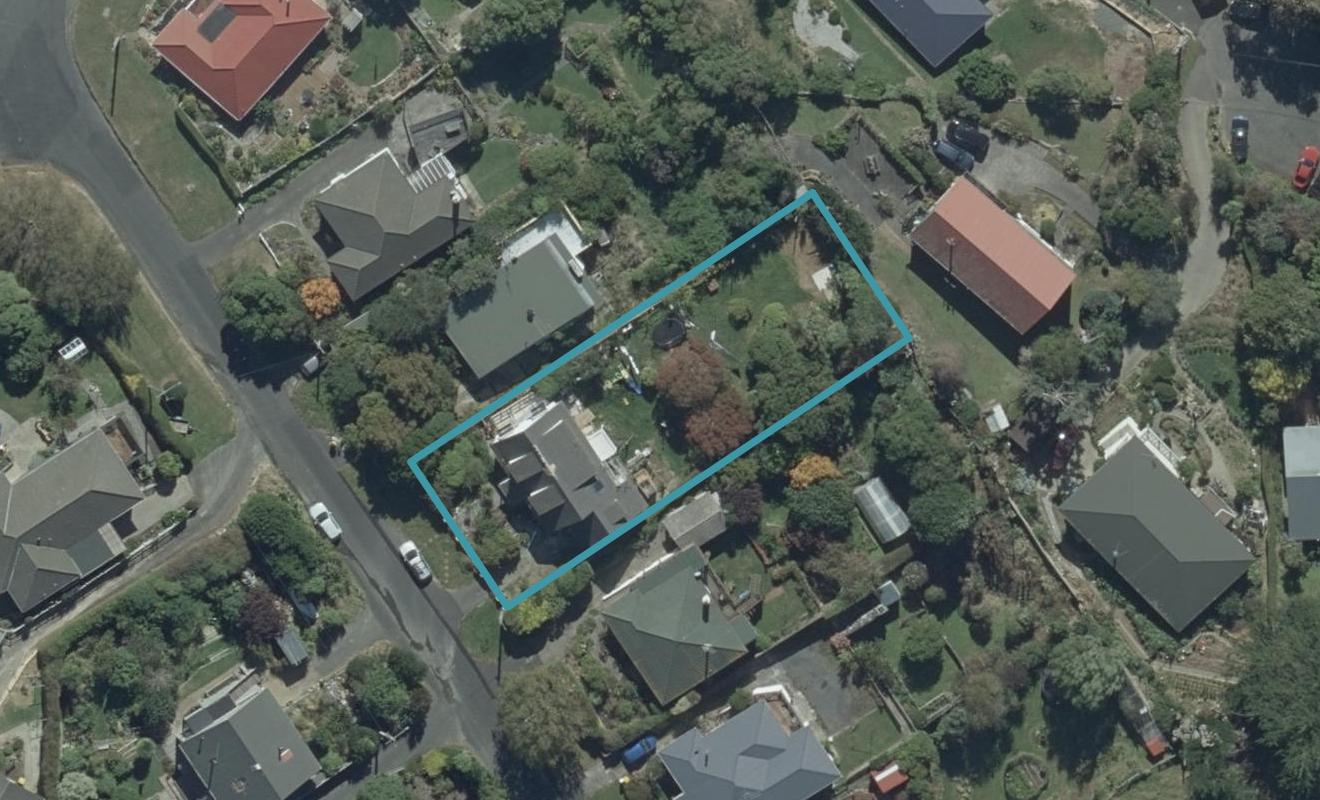 5 Featherston Street, Macandrew Bay, Dunedin - Carousel 1