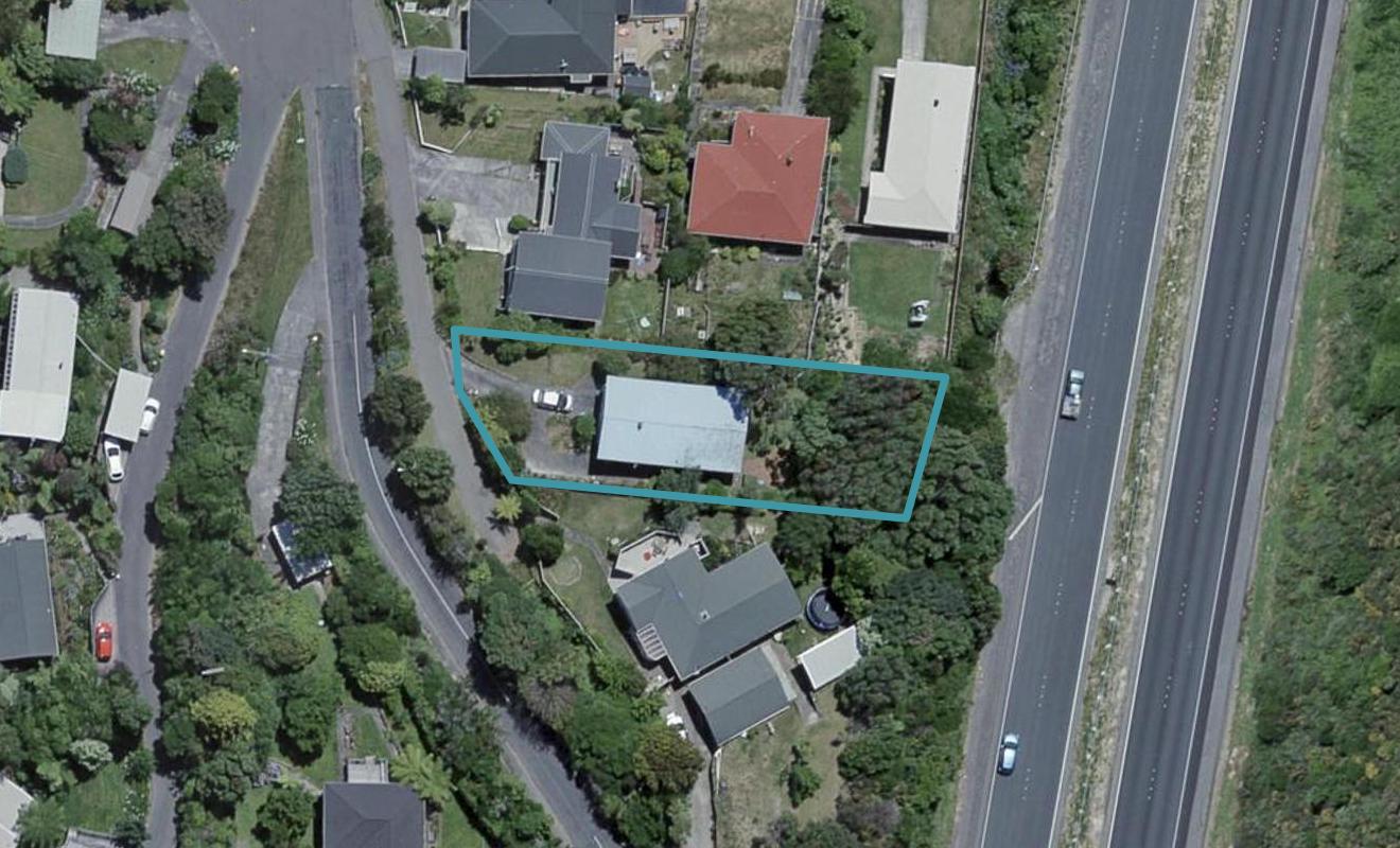 4 Mayfair Place, Tawa, Wellington - Carousel 1
