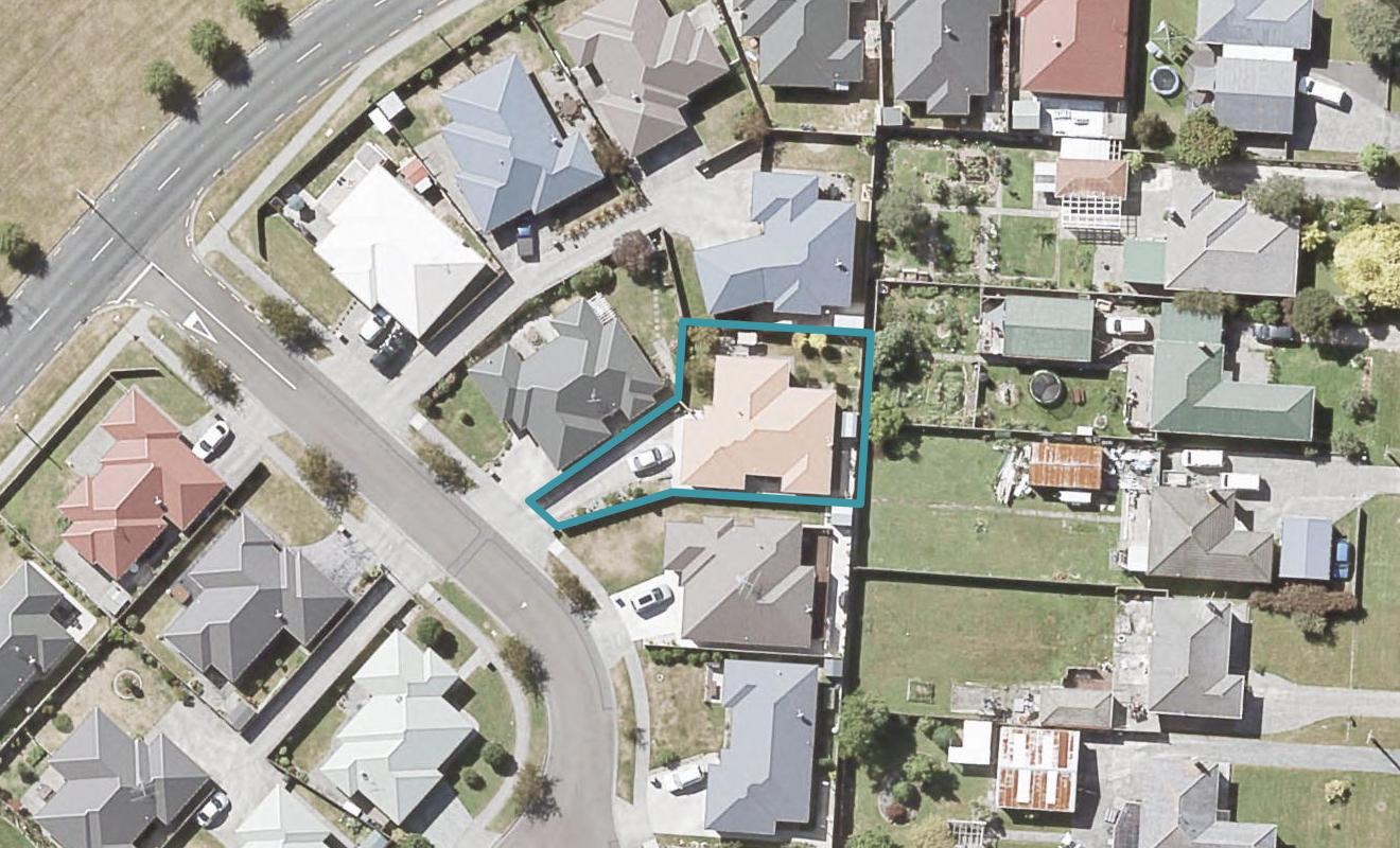 11 Woodland Grove, Wainuiomata, Lower Hutt - Carousel 1