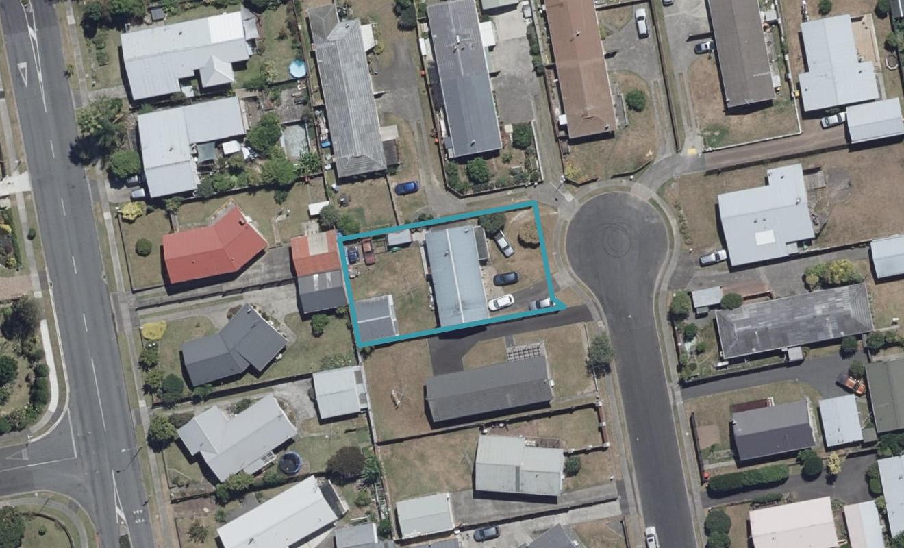 15 Leslie Place, Deanwell, Hamilton - Carousel 1