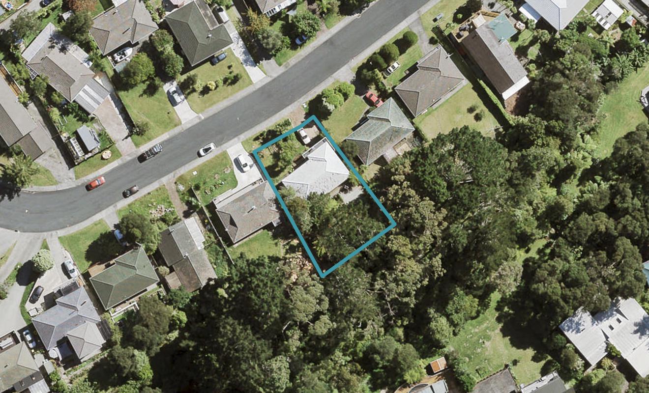 26 Staincross Street, Green Bay, Auckland - Carousel 1