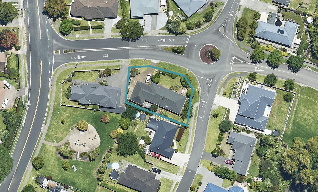 4 Riverstone Drive, Welcome Bay, Tauranga - Carousel 1