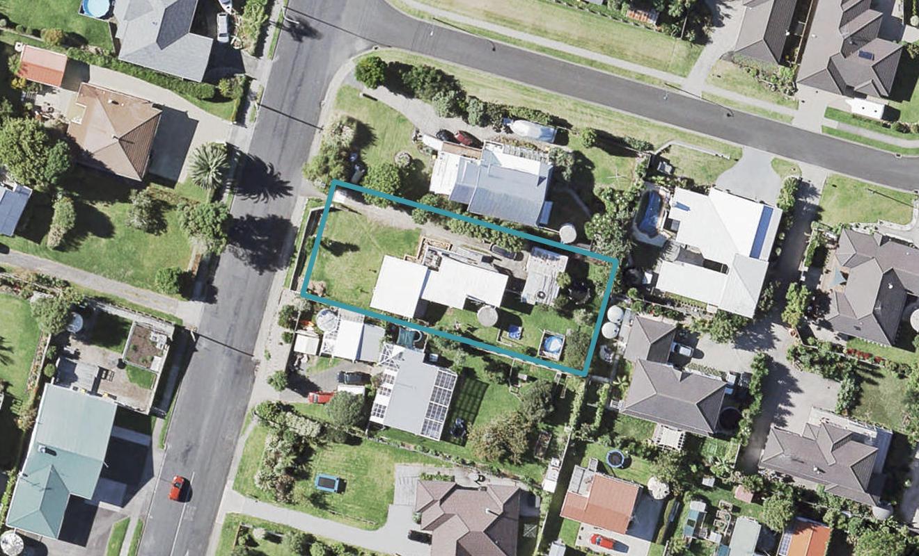 5 Bell Road, Beachlands, Auckland - Carousel 1