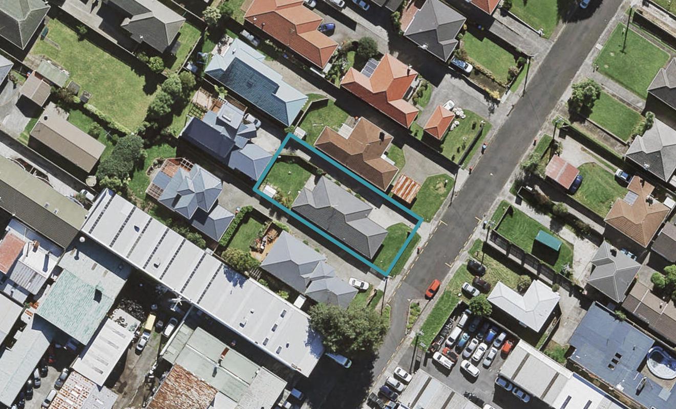 6 Clinker Street, Three Kings, Auckland - Carousel 1