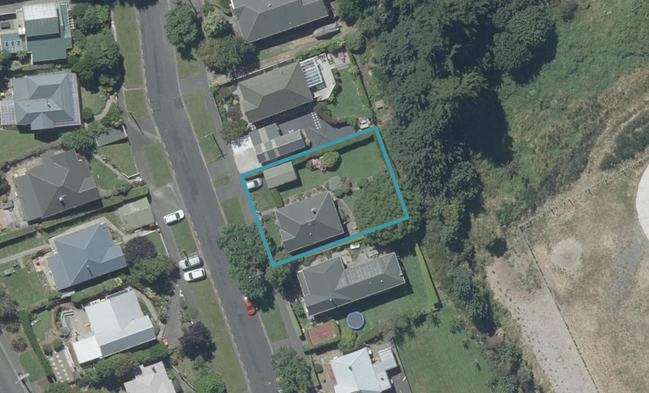 16 Glenross Street, Glenross, Dunedin - Carousel 1
