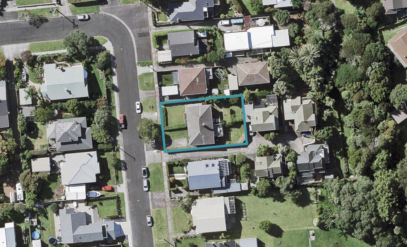 2/31 Hanlon Crescent, Narrow Neck, Auckland - Carousel 1
