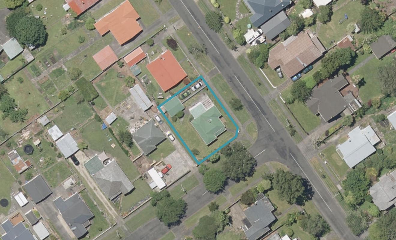 11 Bute Place, Aramoho, Whanganui - Carousel 1