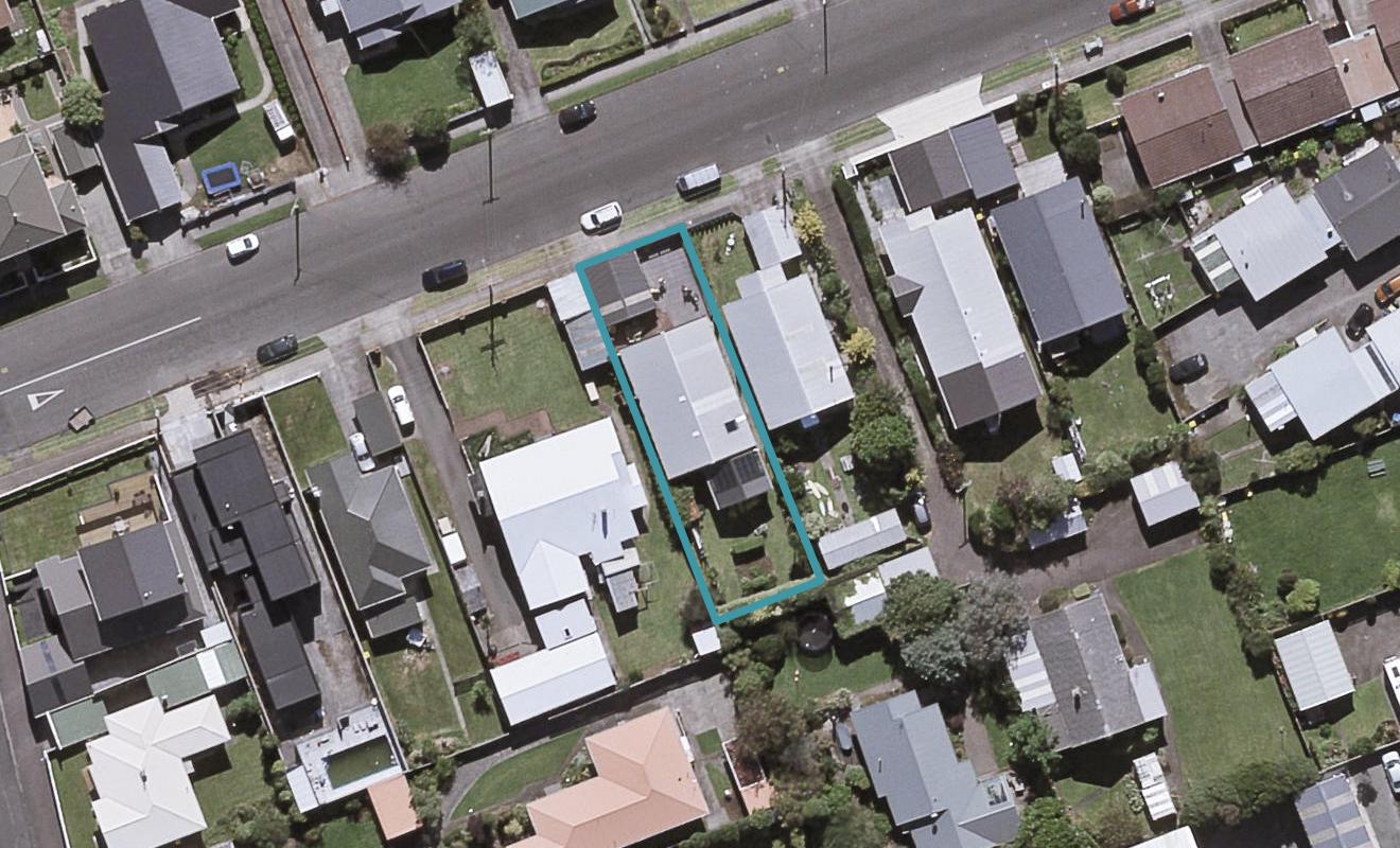 8 Barriball Street, Fitzroy, New Plymouth - Carousel 1