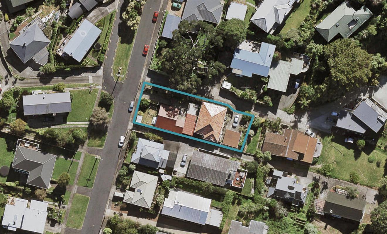 2/30 Howard road, Northcote, Auckland  - Carousel 1