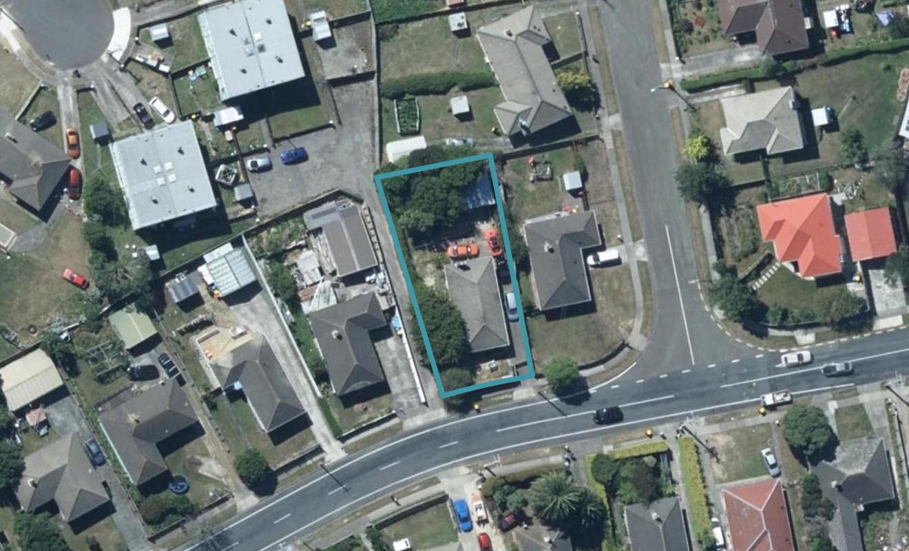 39 Driver Crescent, Cannons Creek, Porirua - Carousel 1
