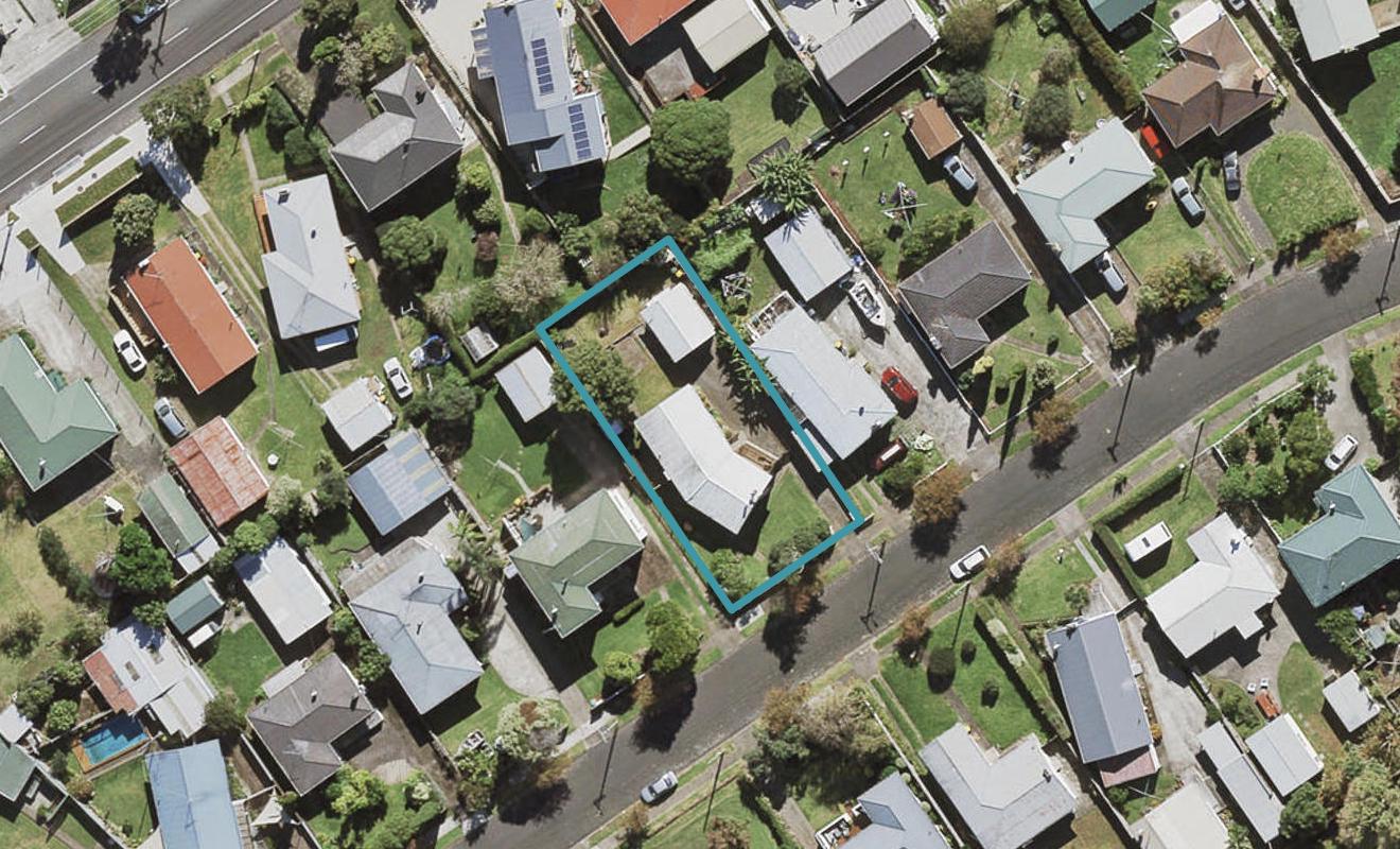10 Koru Street, Mangere Bridge, Auckland - Carousel 1
