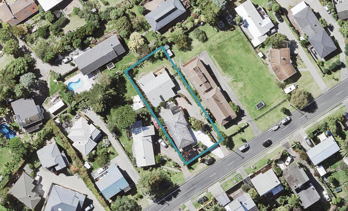 2/89 Arran Road, Browns Bay, Auckland - Carousel 1