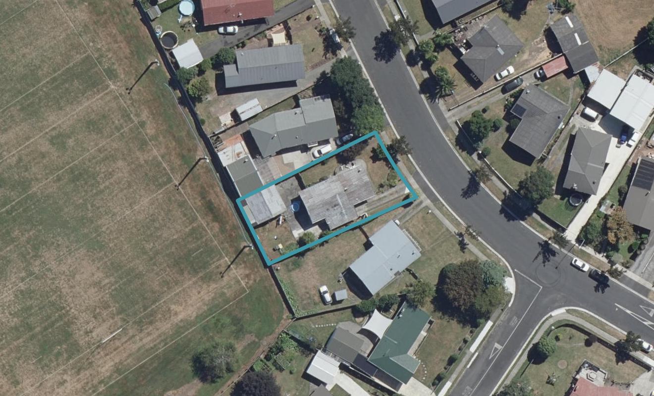 35 Rhonda Avenue, Deanwell, Hamilton - Carousel 1