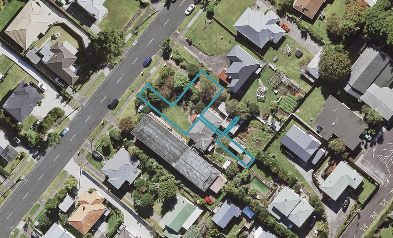 11/10 Newington Road, Henderson, Auckland - Carousel 1