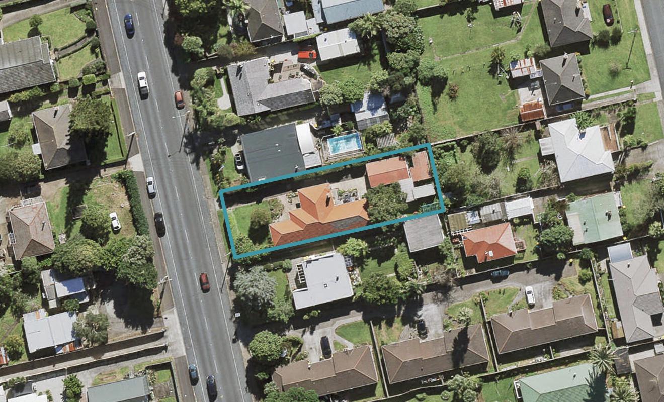 53 Coronation Road, Mangere Bridge, Auckland - Carousel 1