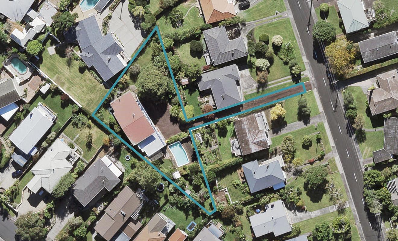 48 Jaemont Avenue, Te Atatu South, Auckland - Carousel 1