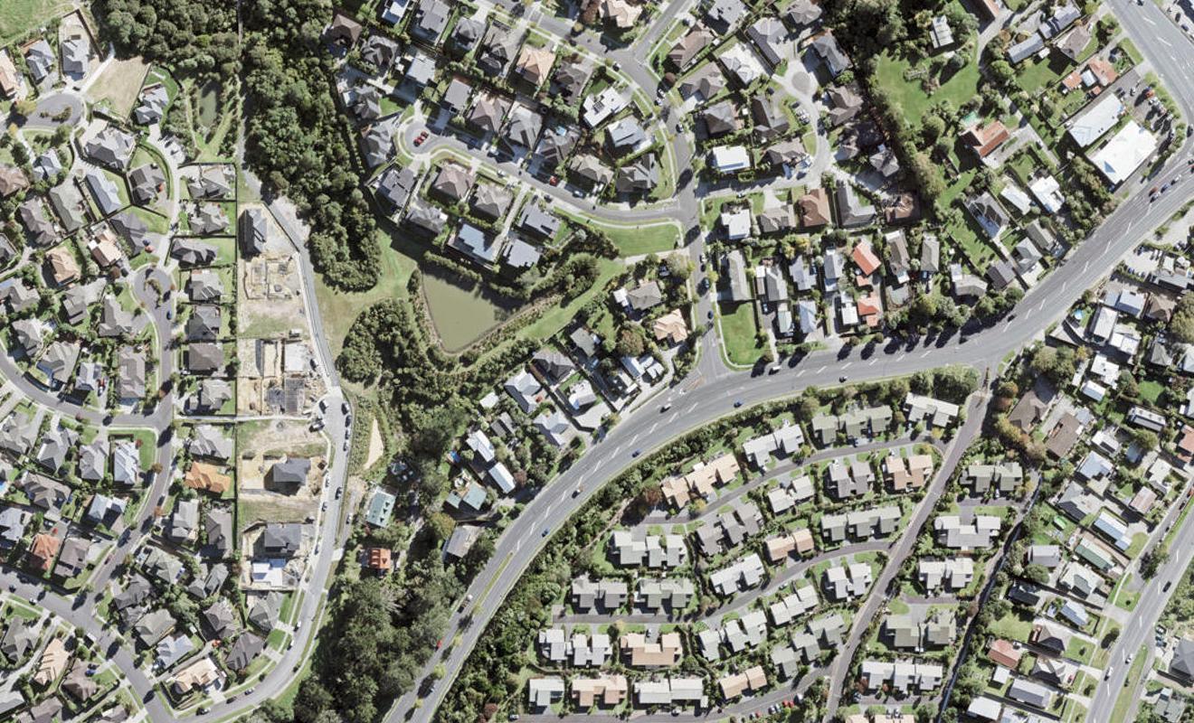 2/31 Oteha Valley Road, Northcross, Auckland - Carousel 1