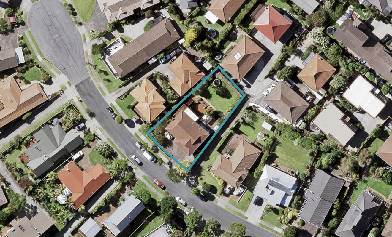 19 Venus Place, Half Moon Bay, Auckland - Carousel 1