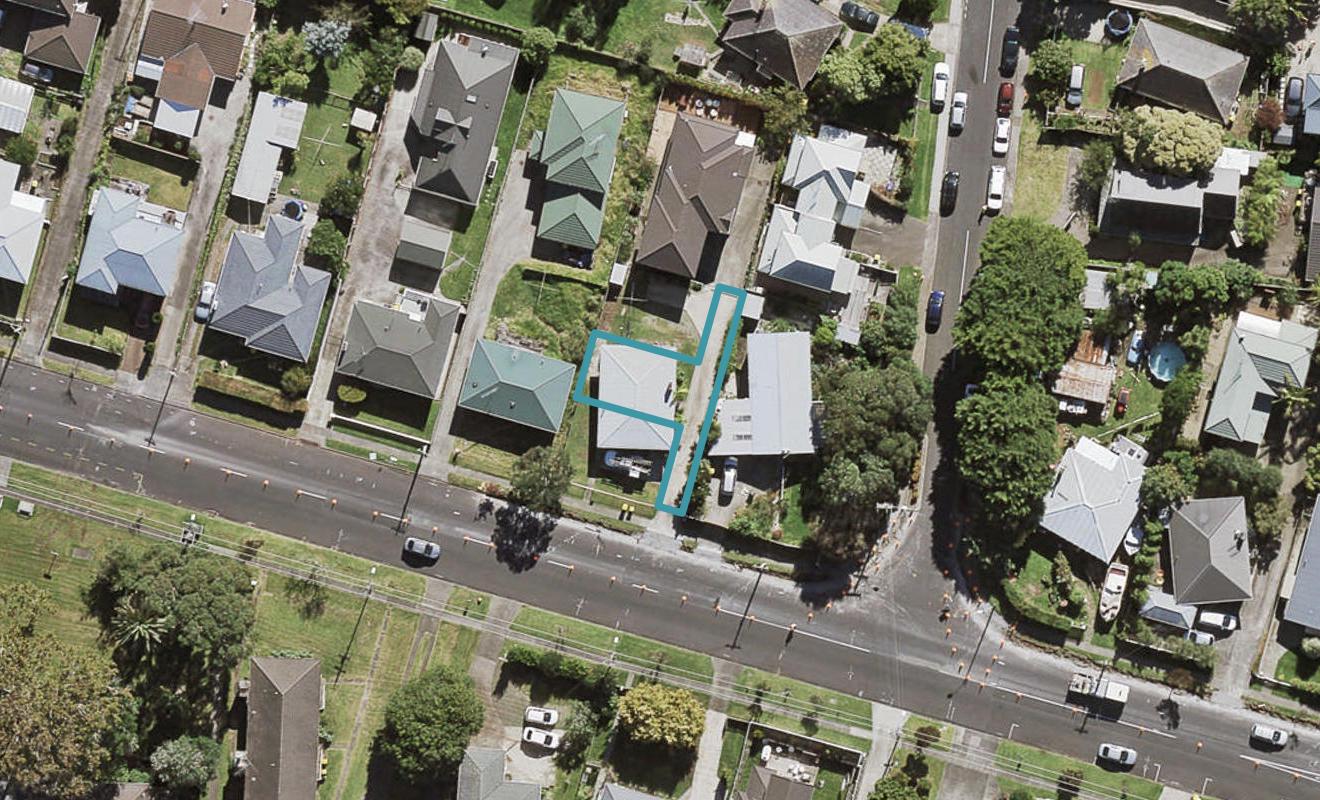 2/29 Raleigh Road, Northcote, Auckland - Carousel 1
