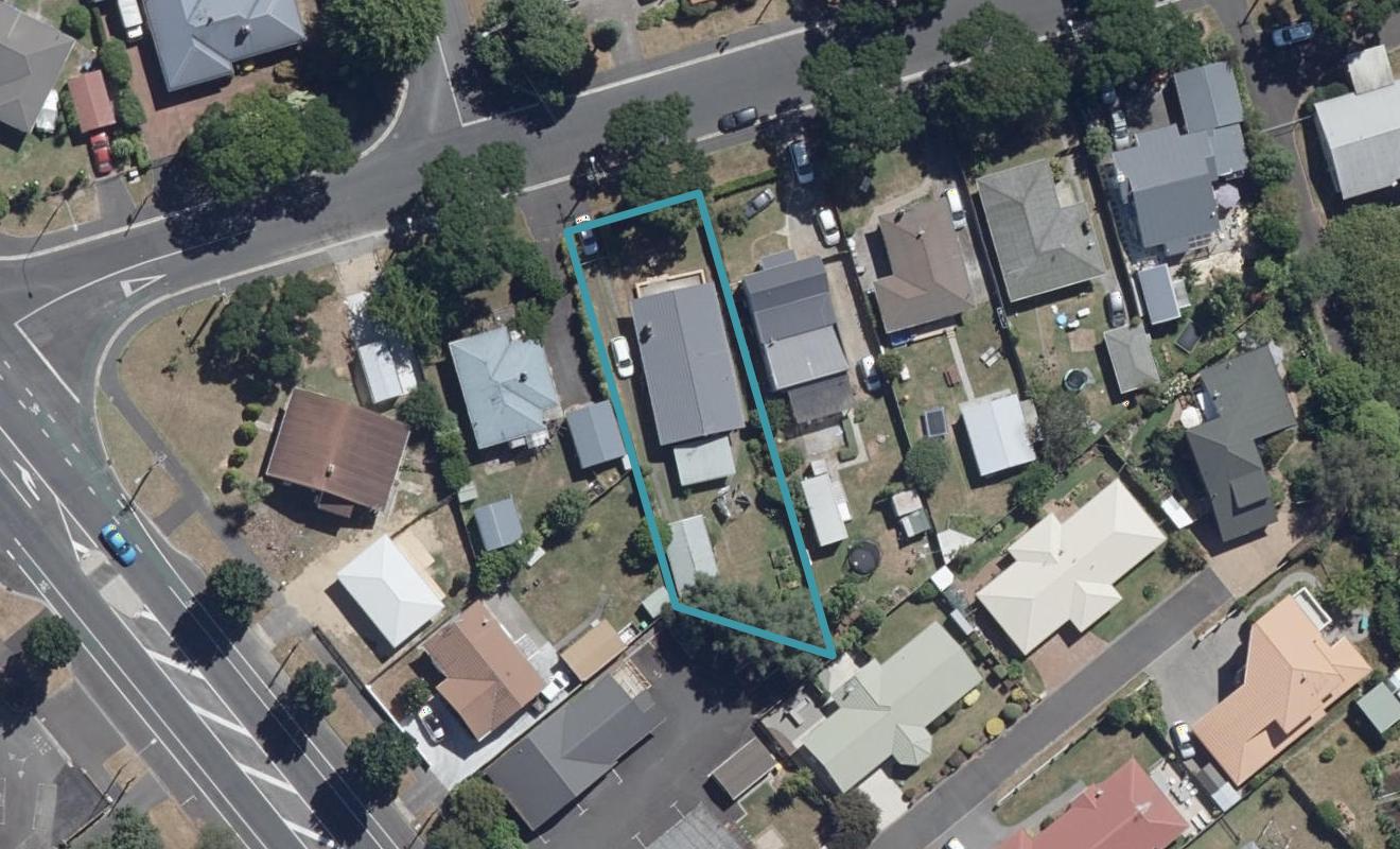 42 Brookfield Street, Hamilton East, Hamilton - Carousel 1