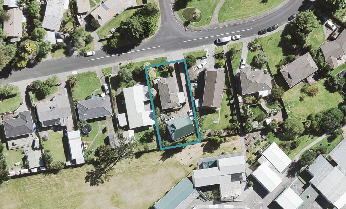 16 Annison Avenue, Glen Eden, Auckland - Carousel 1
