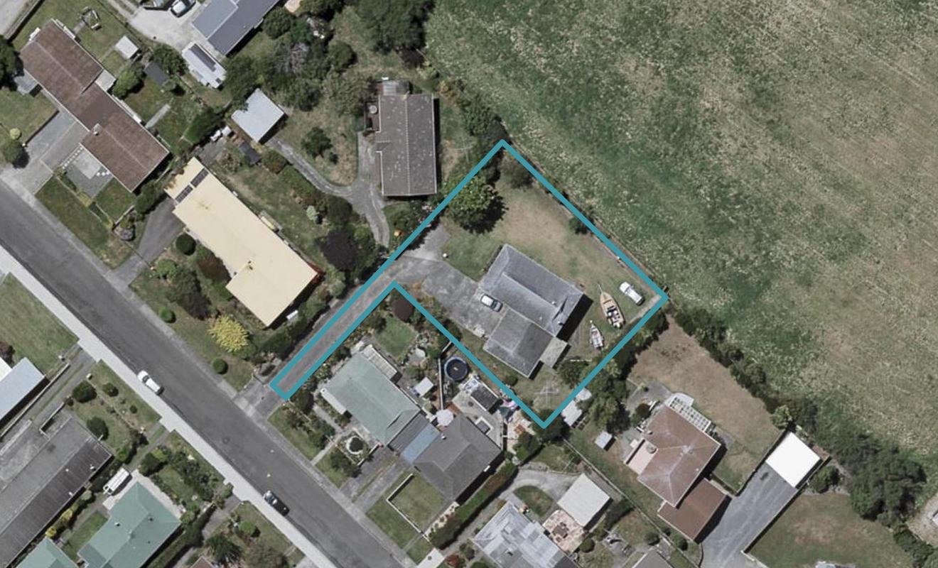 13 Manawa Avenue, Raumati Beach, Paraparaumu - Carousel 1