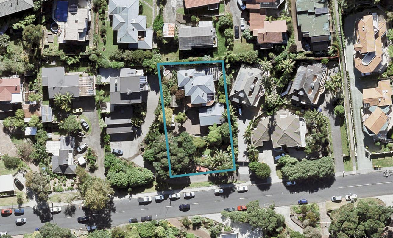 9 Valley Road, Browns Bay, Auckland - Carousel 1