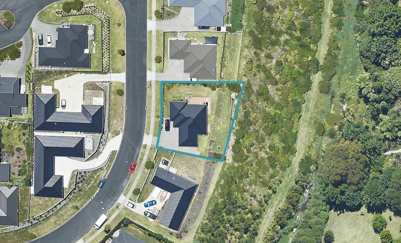 52 Utopia Park Heights, Welcome Bay, Tauranga - Carousel 1