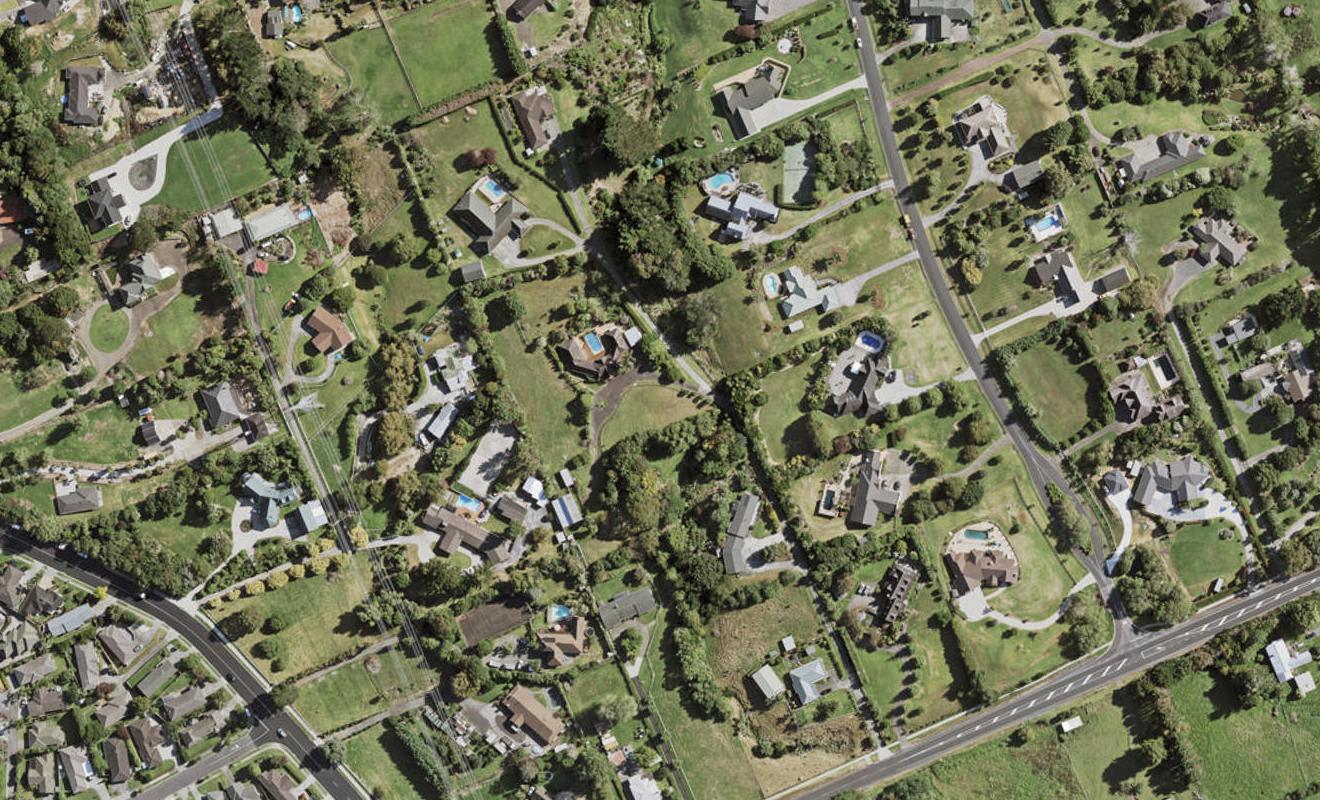 16 Ranfurly Road, Alfriston, Auckland - Carousel 1