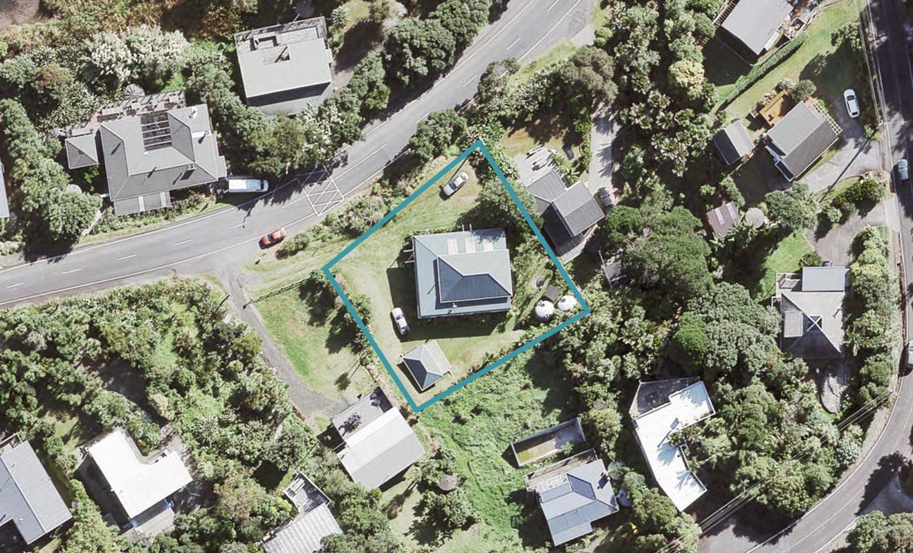20 Beach Valley Road, New Lynn - Carousel 1
