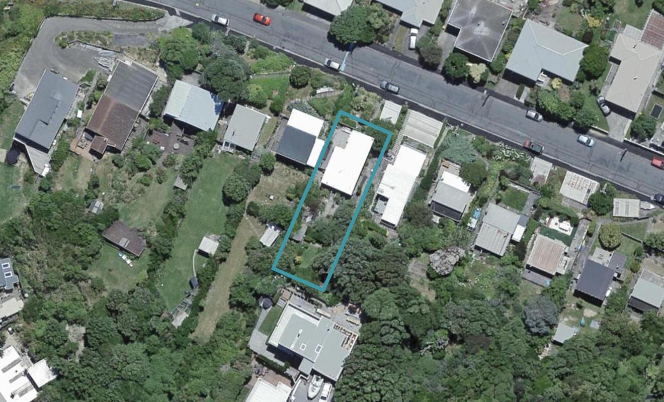14 Robertson Street, Owhiro Bay, Wellington - Carousel 1