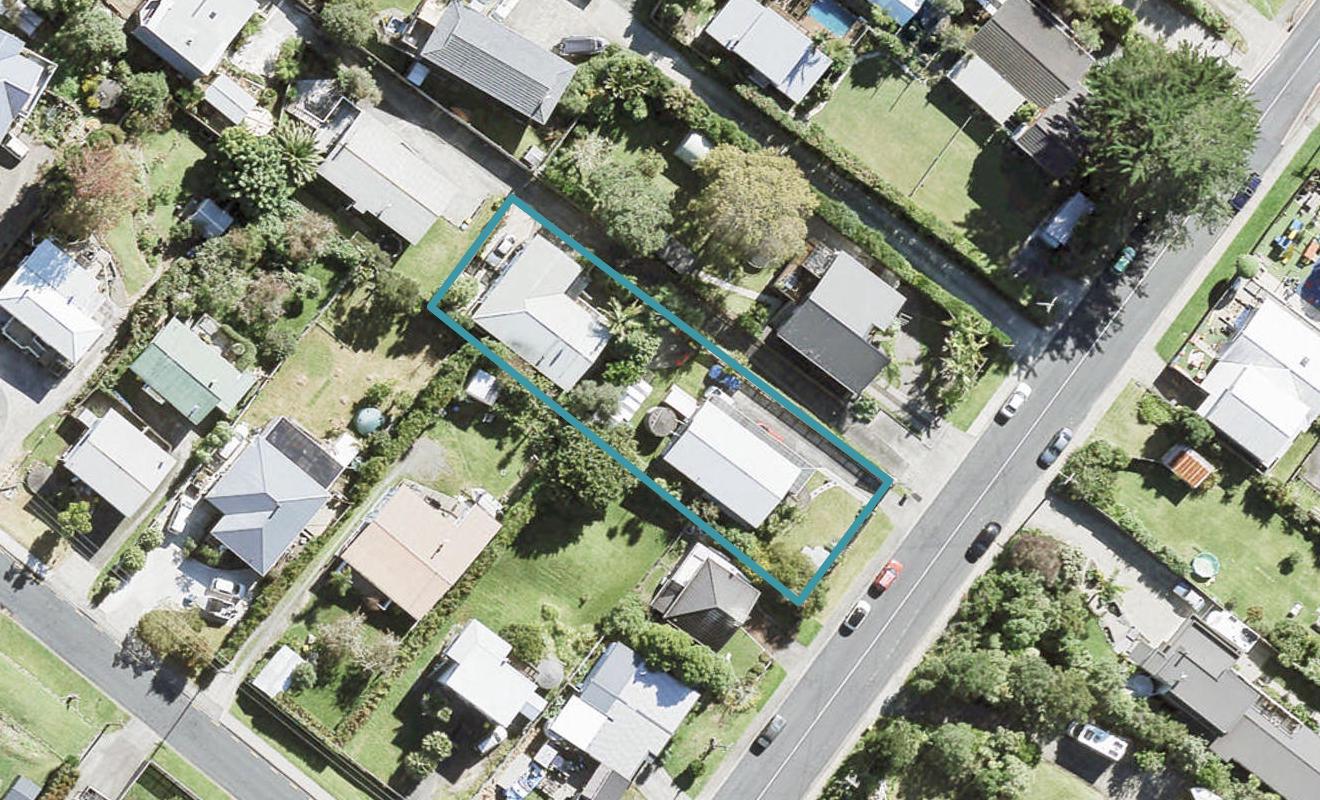 16 D'Oyly Drive, Stanmore Bay, Whangaparaoa - Carousel 1