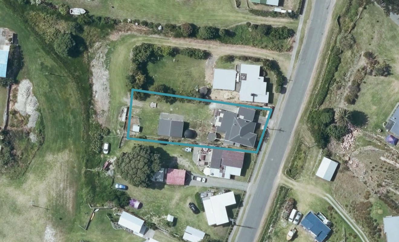 120 Newcastle Street, Māhia - Carousel 1