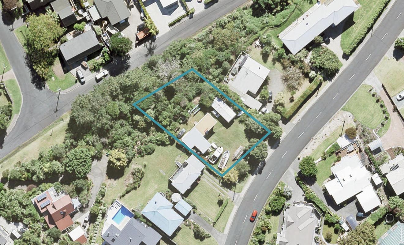16 Beach Road, Manly, Whangaparaoa - Carousel 1