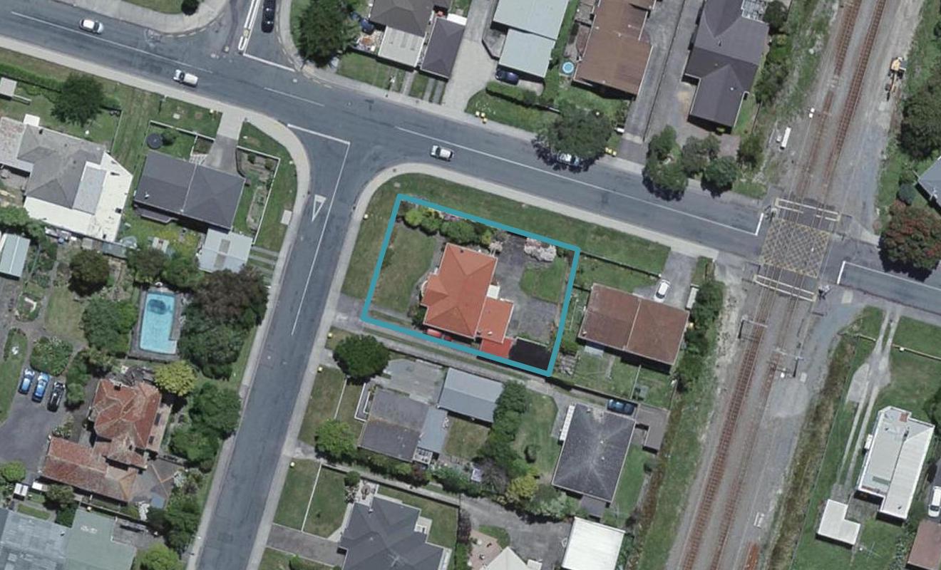 1 Davies Street, Tawa, Wellington - Carousel 1