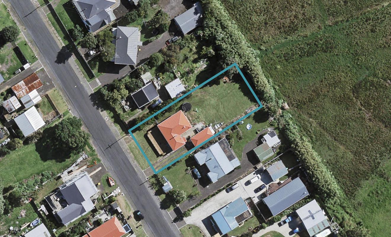 8 Ronald Avenue, Waiuku - Carousel 1