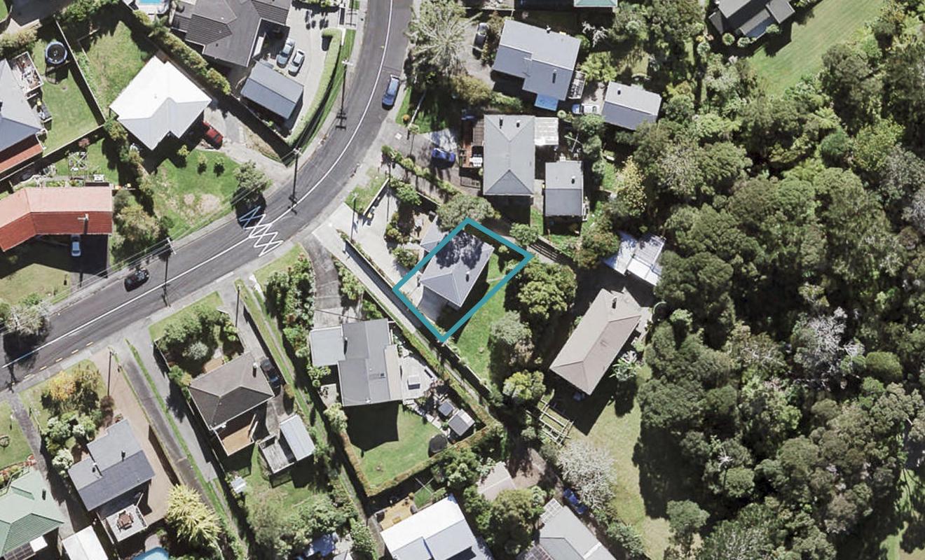 42B Taupo Street, Green Bay, Auckland - Carousel 1