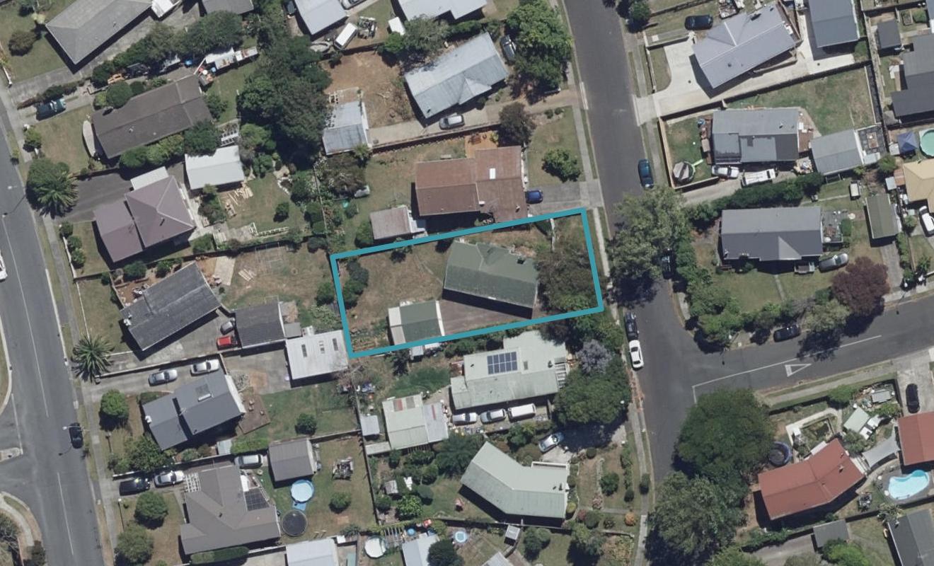 11 Joanna Place, Deanwell, Hamilton - Carousel 1