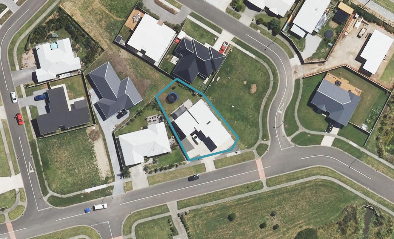 10 Hamilton Drive, Wainui, Gisborne - Carousel 1