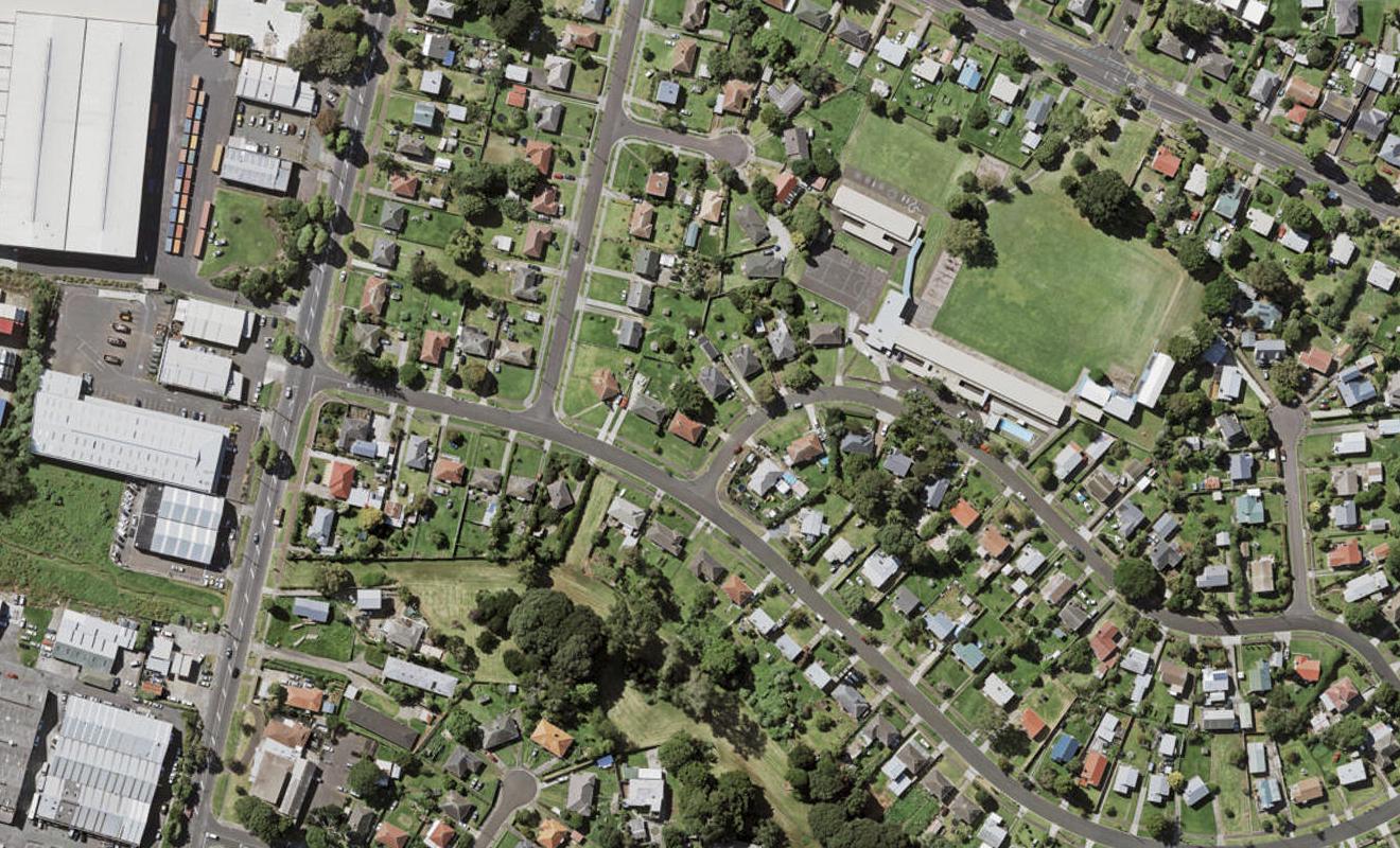 2D Taratoa Street, Point England, Auckland - Carousel 1